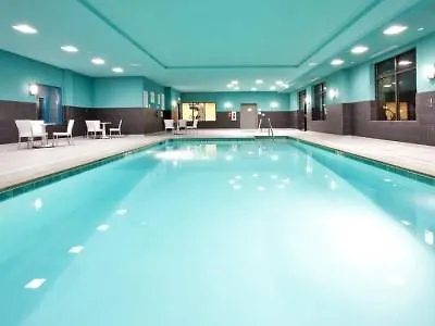 Holiday Inn Express Hotel & Suites Norfolk Airport By Ihg 2*,