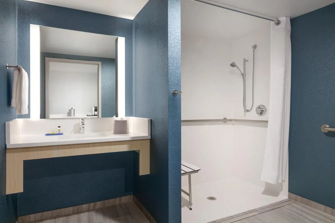Holiday Inn Express Hotel & Suites Norfolk Airport By Ihg