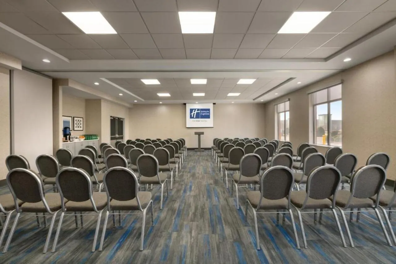 Holiday Inn Express Hotel & Suites Norfolk Airport By Ihg